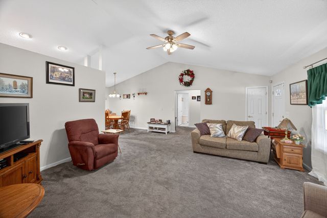 4024 Chica Rd, Crossville, TN 38572
