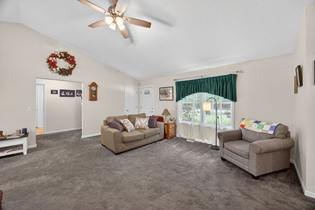 4024 Chica Rd, Crossville, TN 38572