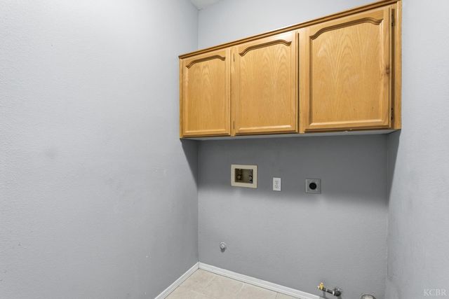 3178 Hickory Court, Hanford, CA 93230