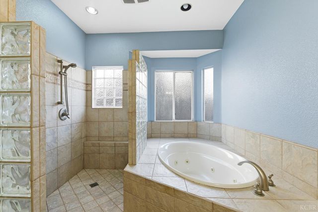 3178 Hickory Court, Hanford, CA 93230