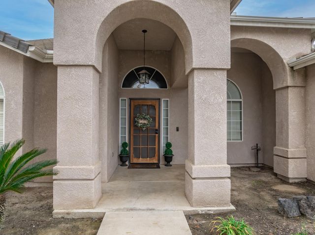 3178 Hickory Court, Hanford, CA 93230