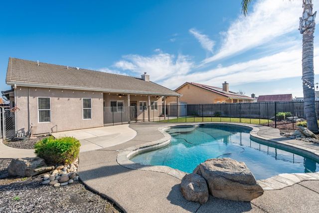 3178 Hickory Court, Hanford, CA 93230