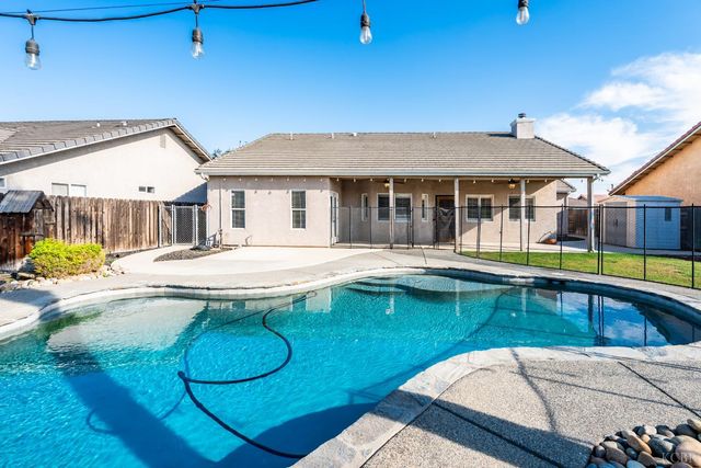 3178 Hickory Court, Hanford, CA 93230