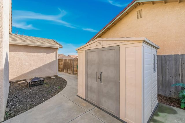 3178 Hickory Court, Hanford, CA 93230