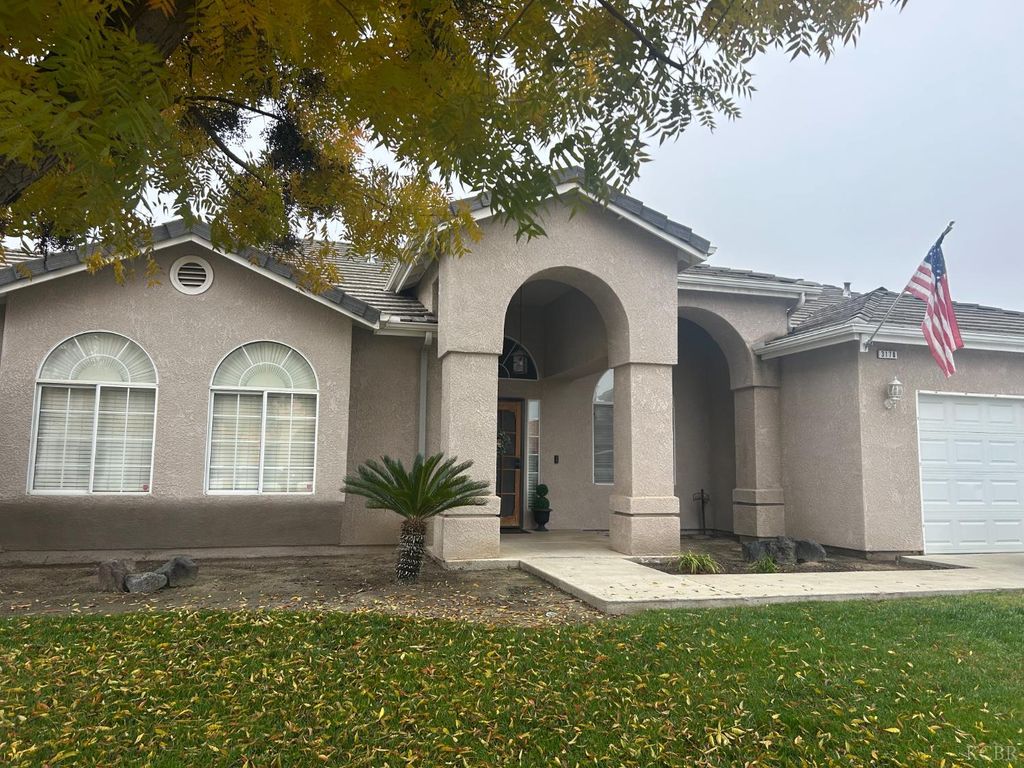 3178 Hickory Court, Hanford, CA 93230