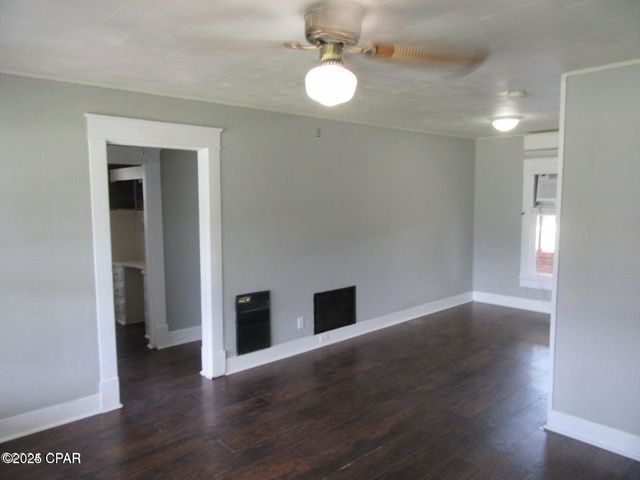 708 S HWY 22A A & B, Parker, FL 32404