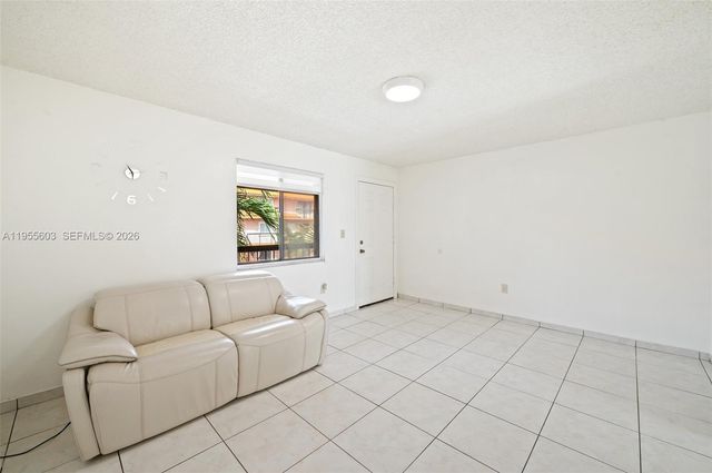 2170 W 60th St 16212, Hialeah, FL 33016