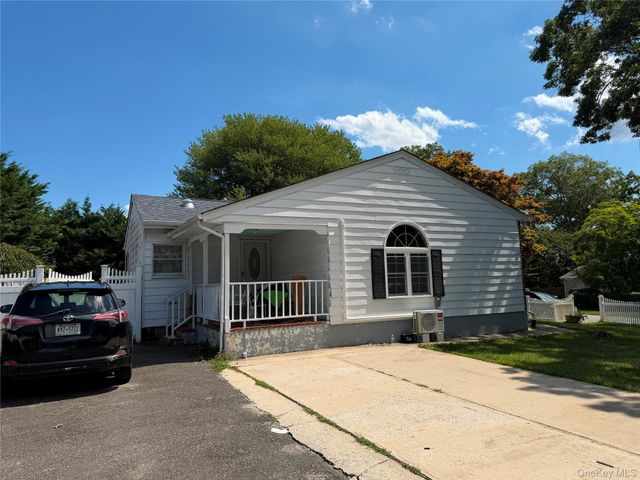 431 Blue Point Road, Farmingville, NY 11738