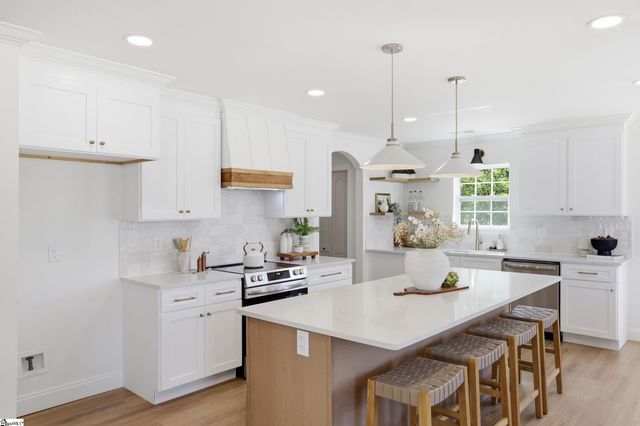 10 Haley Court, Greenville, SC 29607