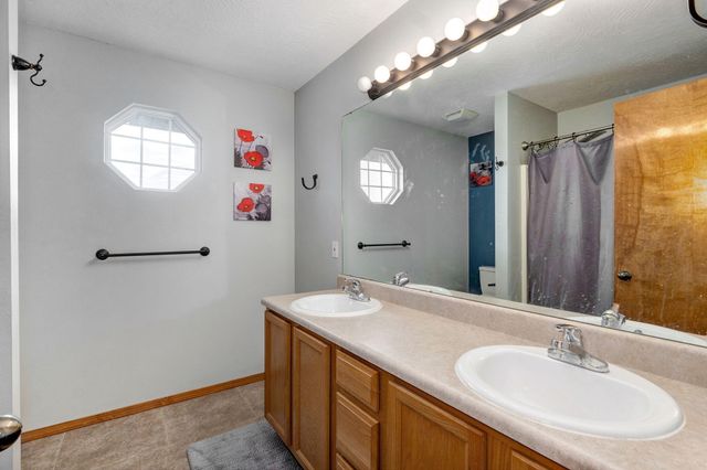 200 Vanilla Bean Road, Sparta, MO 65753