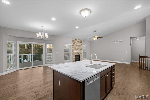 232 Mason Glen Drive, Lake St Louis, MO 63367