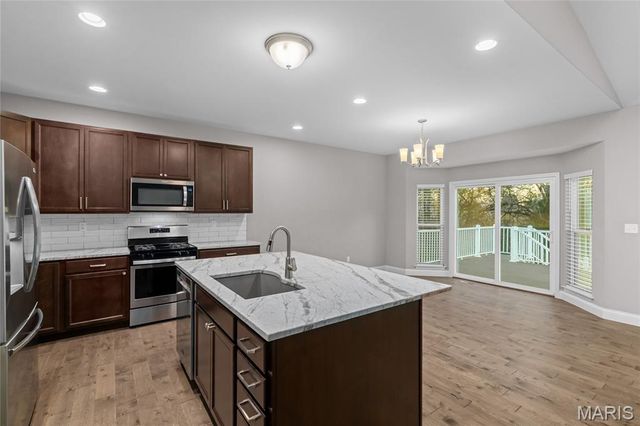 232 Mason Glen Drive, Lake St Louis, MO 63367