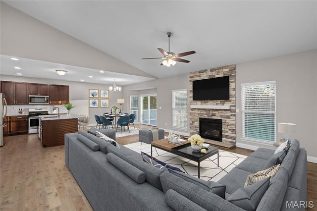 232 Mason Glen Drive, Lake St Louis, MO 63367