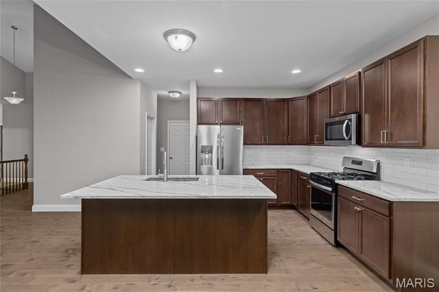 232 Mason Glen Drive, Lake St Louis, MO 63367