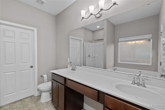 232 Mason Glen Drive, Lake St Louis, MO 63367