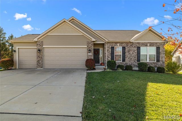 232 Mason Glen Drive, Lake St Louis, MO 63367