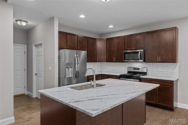 232 Mason Glen Drive, Lake St Louis, MO 63367