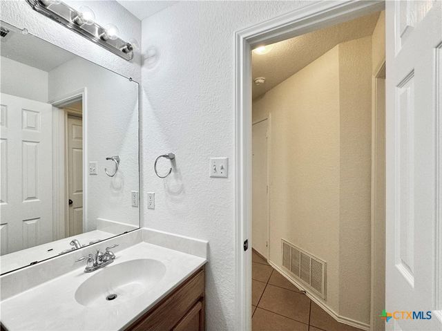 1015 Aiken Drive, Leander, TX 78641