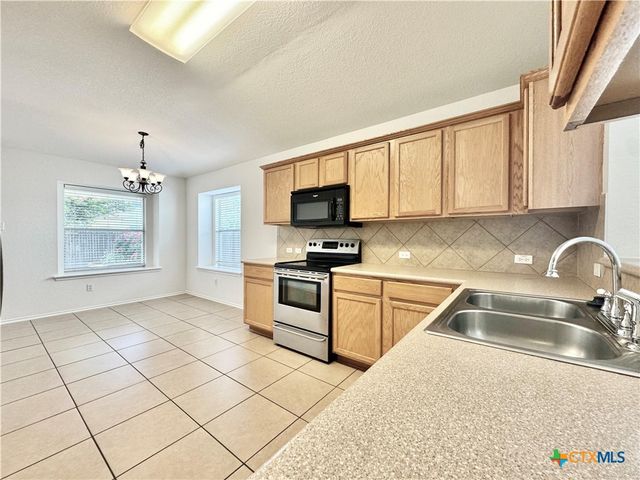 1015 Aiken Drive, Leander, TX 78641