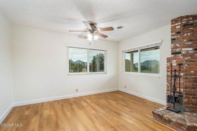 130 Chisholm Trail, Newbury Park, CA 91320