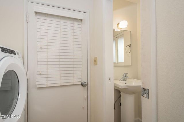 130 Chisholm Trail, Newbury Park, CA 91320