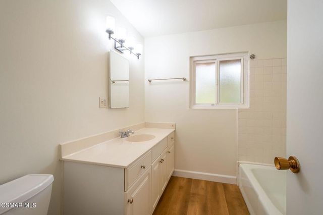 130 Chisholm Trail, Newbury Park, CA 91320