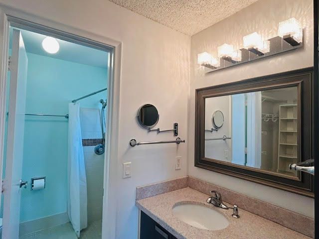 3054 S Oakland Forest Drive 2206, Oakland Park, FL 33309