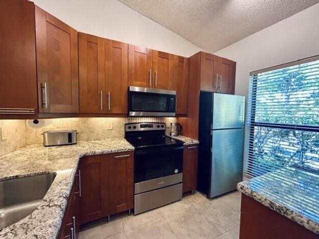3054 S Oakland Forest Drive 2206, Oakland Park, FL 33309