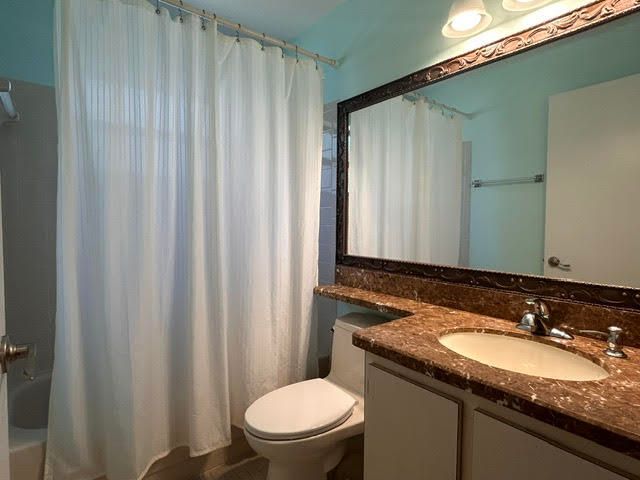 3054 S Oakland Forest Drive 2206, Oakland Park, FL 33309