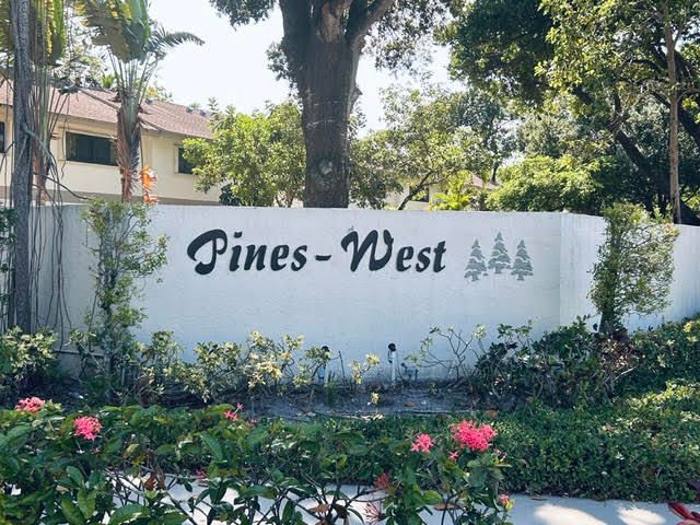 3054 S Oakland Forest Drive 2206, Oakland Park, FL 33309