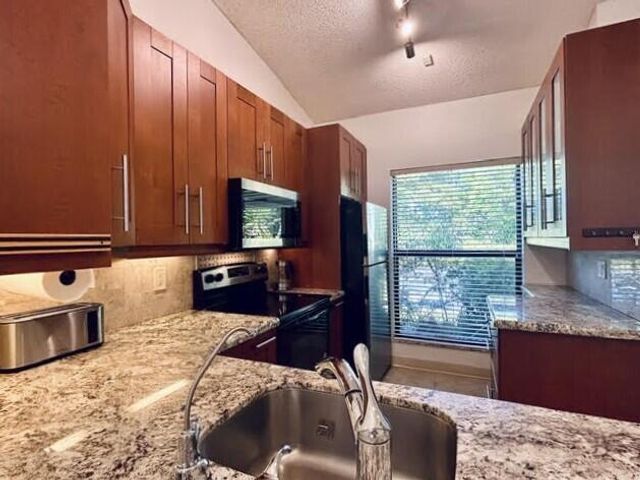 3054 S Oakland Forest Drive 2206, Oakland Park, FL 33309