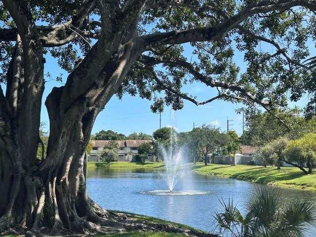 3054 S Oakland Forest Drive 2206, Oakland Park, FL 33309
