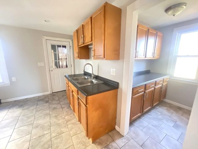57 Saratoga Ave 1, Chicopee, MA 01013