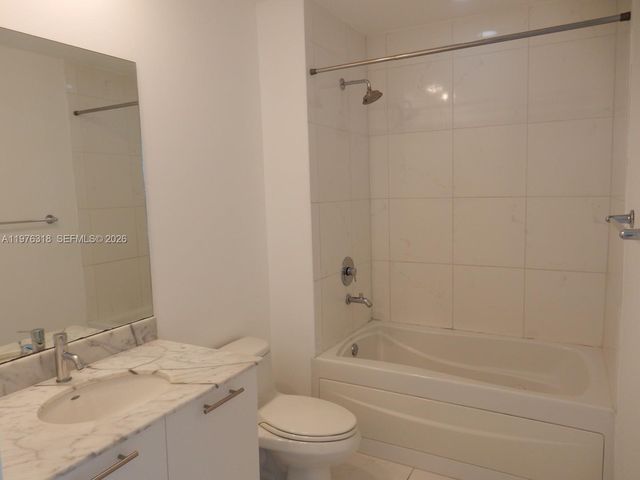 950 Brickell Bay Dr 4508, Miami, FL 33131