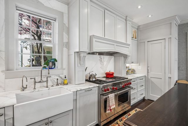 60 Church Street, Charleston, SC 29401