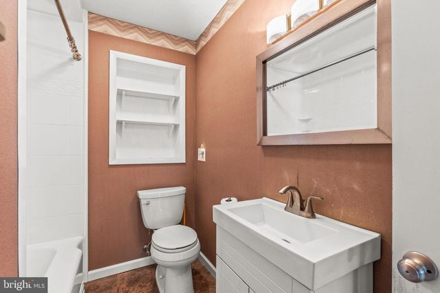 102 ROCKWOOD AVE, York, PA 17406