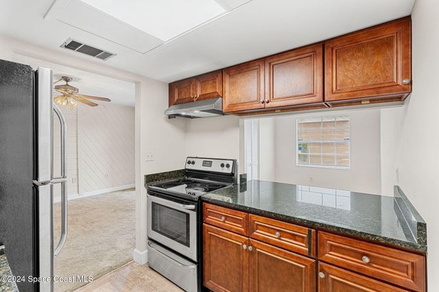 132 Bristol Court, Melbourne, FL 32935