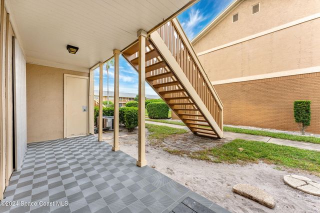 132 Bristol Court, Melbourne, FL 32935