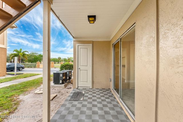 132 Bristol Court, Melbourne, FL 32935