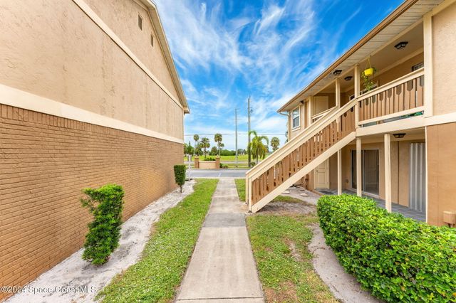 132 Bristol Court, Melbourne, FL 32935