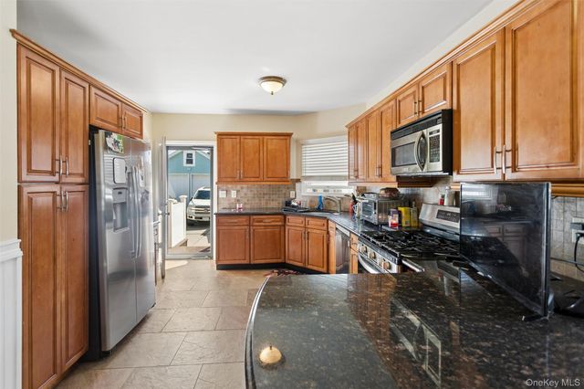 55 Prospect Avenue, East Rockaway, NY 11518