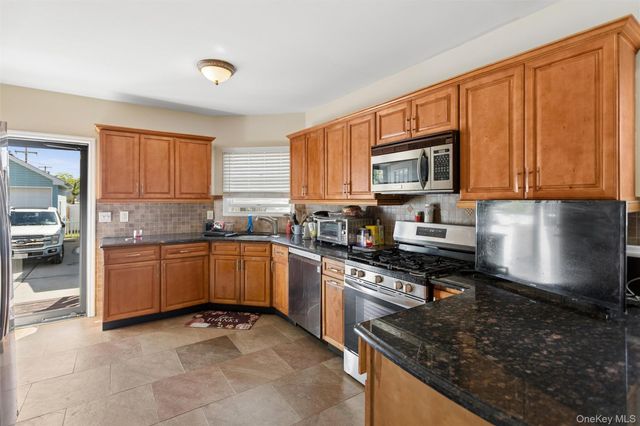55 Prospect Avenue, East Rockaway, NY 11518
