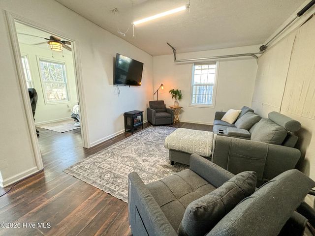 122 Tanbark Drive, Jacksonville, NC 28546