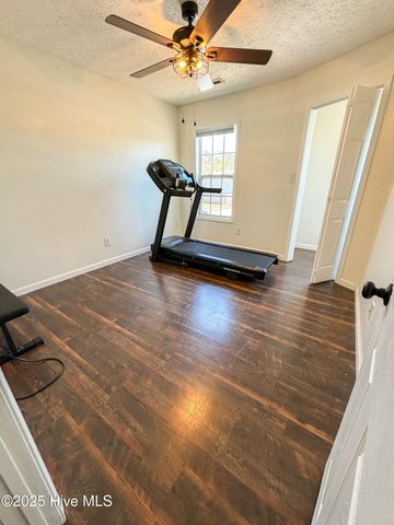 122 Tanbark Drive, Jacksonville, NC 28546