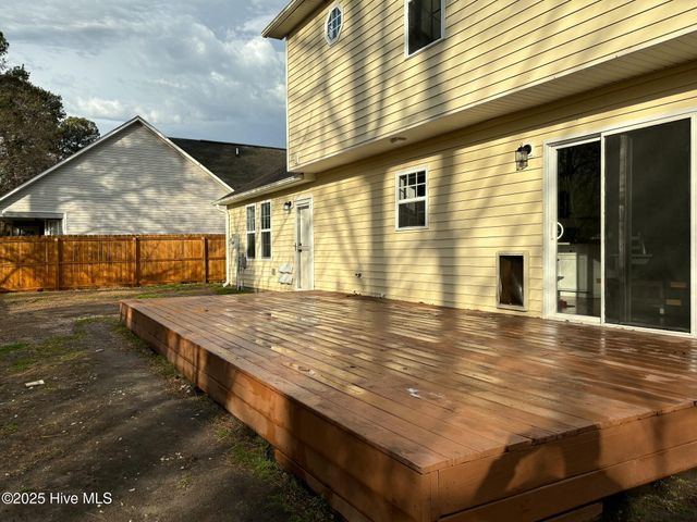 122 Tanbark Drive, Jacksonville, NC 28546