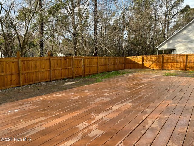 122 Tanbark Drive, Jacksonville, NC 28546