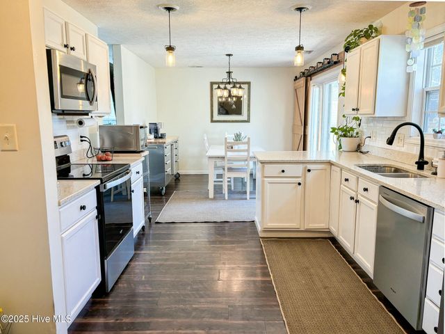 122 Tanbark Drive, Jacksonville, NC 28546