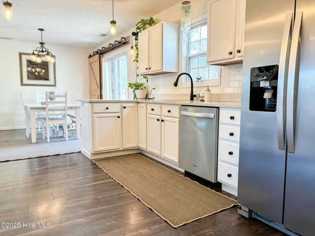 122 Tanbark Drive, Jacksonville, NC 28546