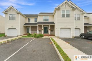 26 E Burgess Drive 26, Piscataway, NJ 08854