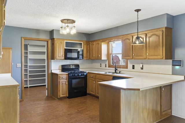 1405 Hereford Drive, Marshfield, MO 65706